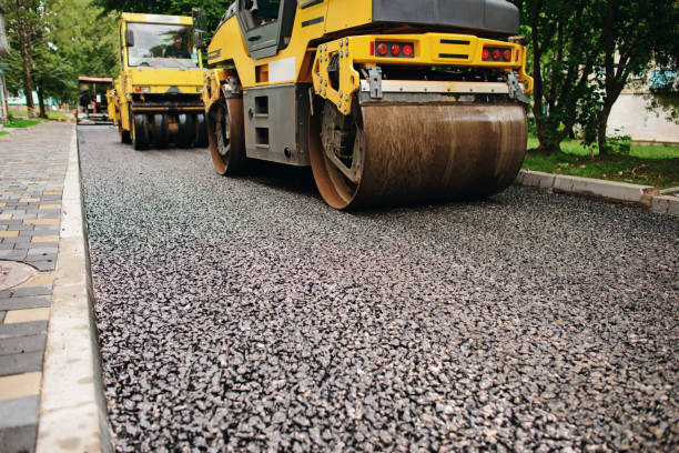 Best Asphalt Driveway Paving in Fair Plain, MI